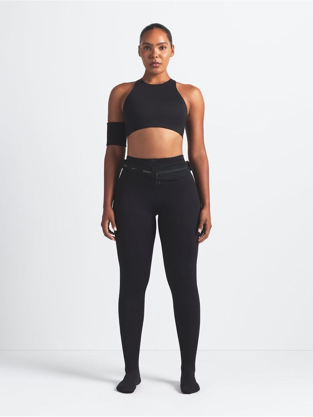 NIKESKIMS MATTE Footsie Grip Legging